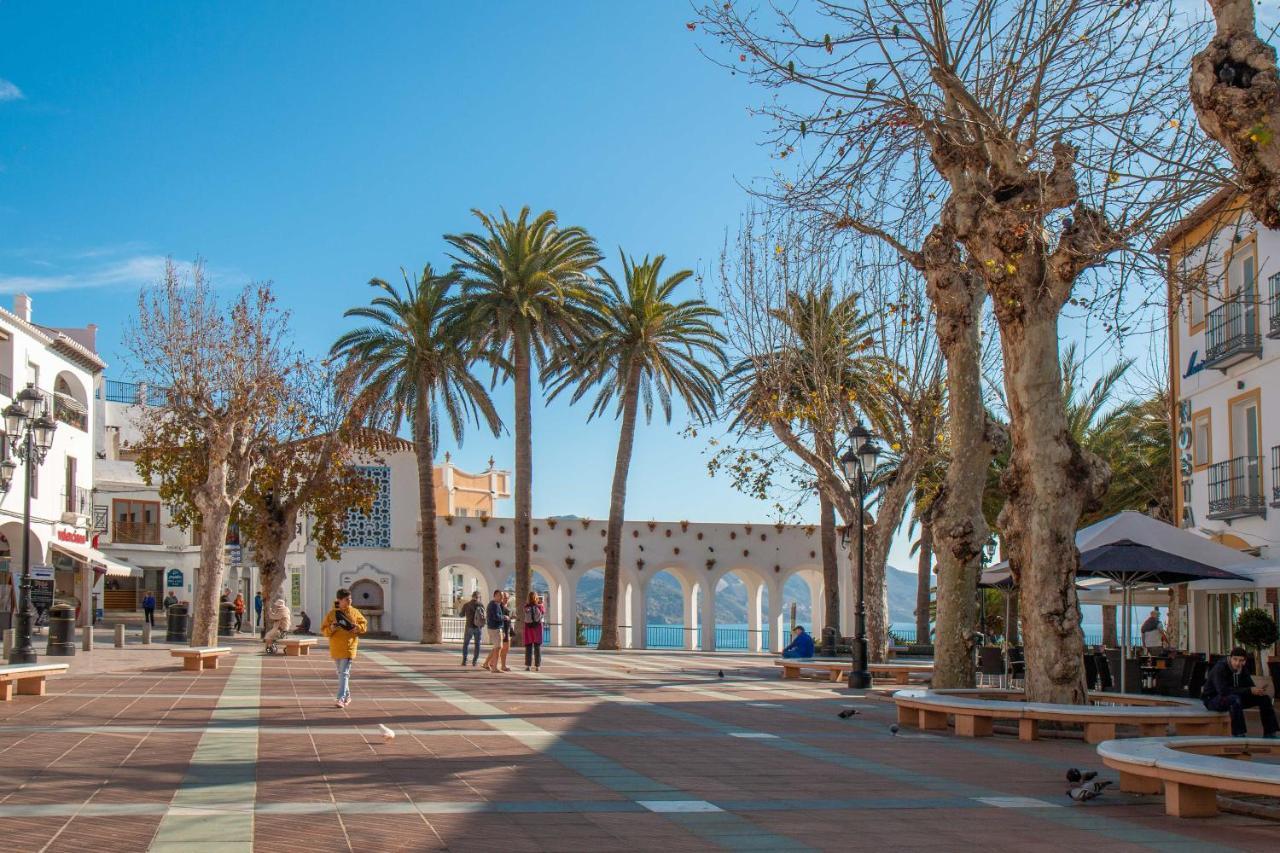 Apartamentos Vacacional En Plaza De Espana Нерха Экстерьер фото