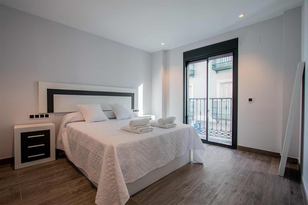Apartamentos Vacacional En Plaza De Espana Нерха Экстерьер фото
